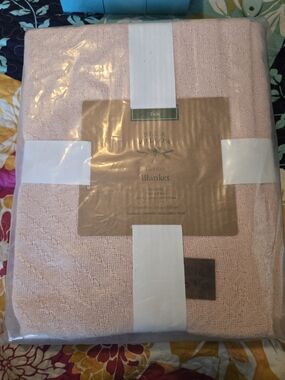 Bee & Willow Cotton Twin Blanket in Light Pink